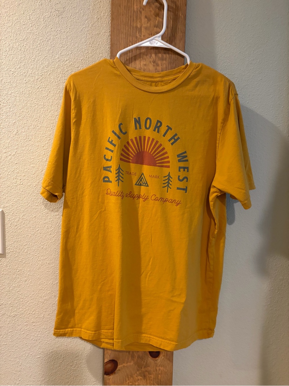 Graphic Short-Sleeve Tee - Mustard